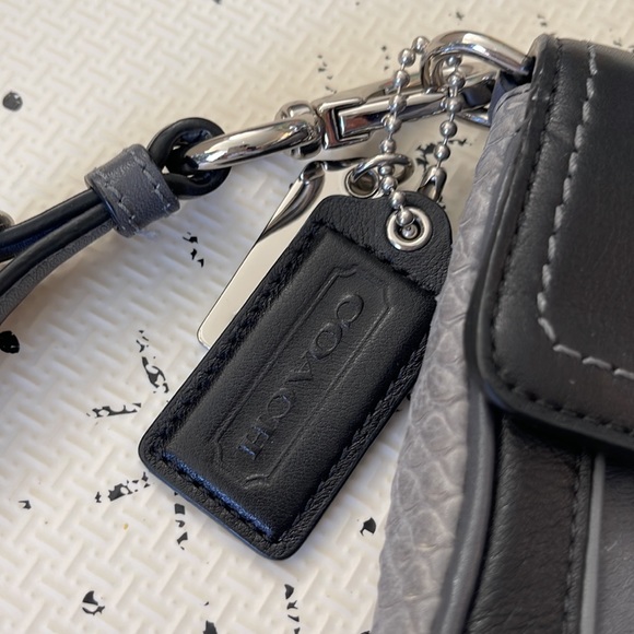 Black Coach Leather Large Wristlet - Like New - Picture 3 of 9